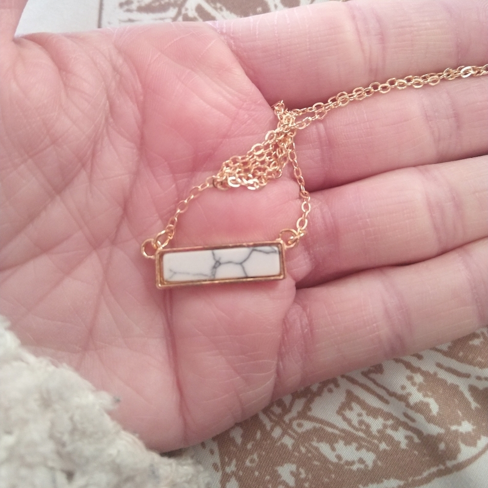 NEW Gold Howlite‎ Bar Necklace - Picture 5 of 8
